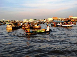 Floating_Market_Can_Tho1